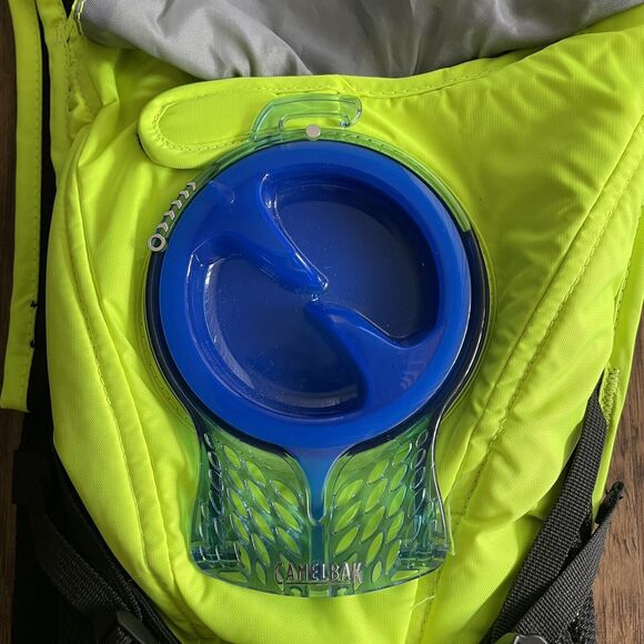 CamelBak Unisex Rogue Lightweight Hydration Backpack Running Water Bladder  2L - Picture 10 of 12